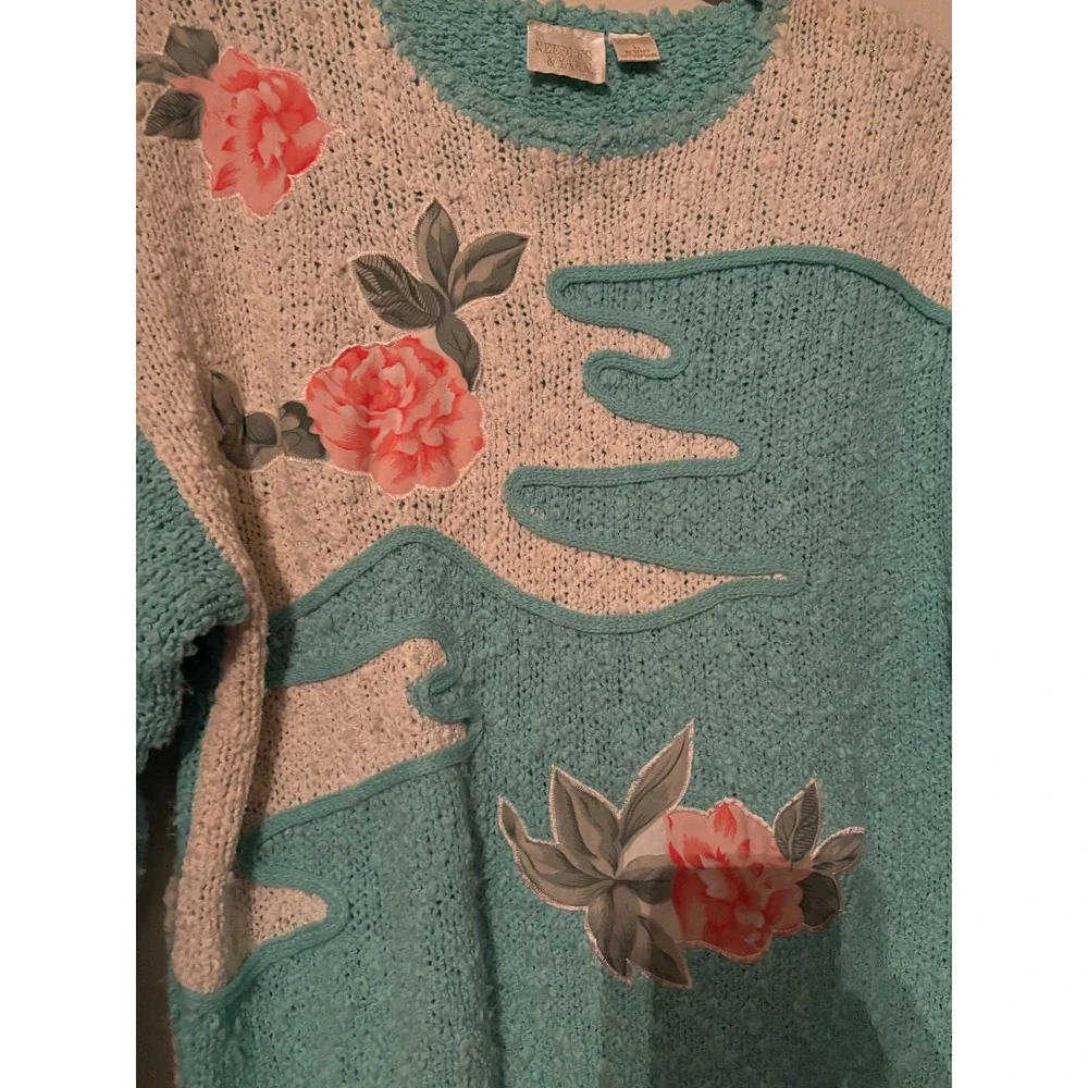 Needles & Yarn Turquoise Floral Applique Knit Sweater Size L Popcorn Texture‎